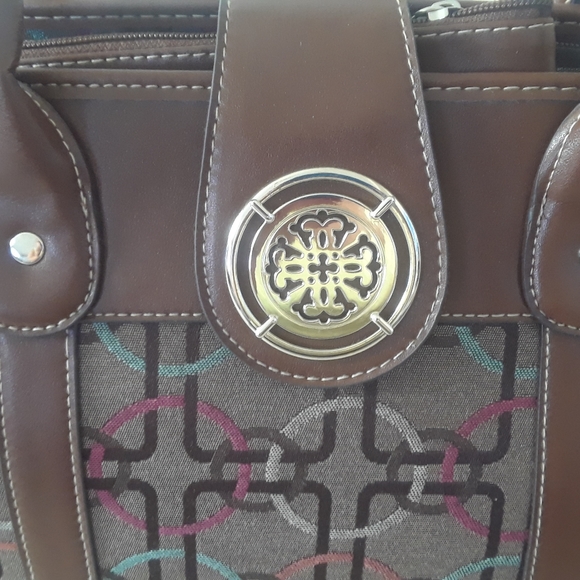 Brown Leather Embroidered Handbag with Cosmetic Bag - Picture 4 of 7